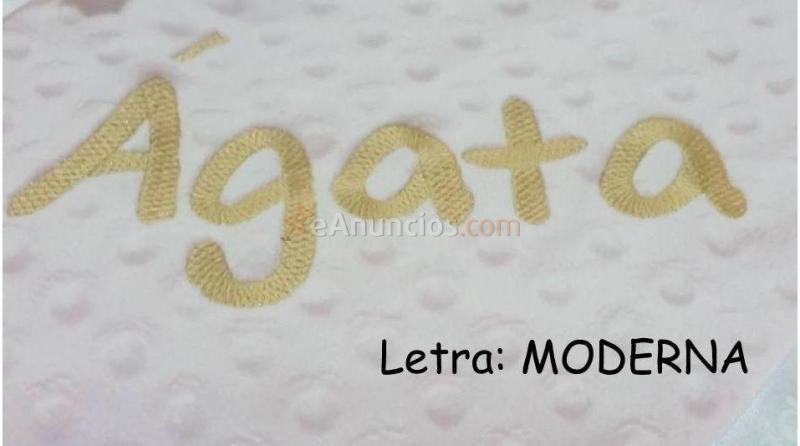 Babero pequeño punto de cruz 159