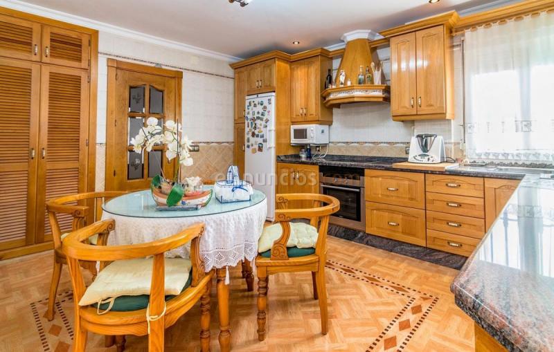 Adosado en venta en  Cotomar - Urbanizaciones, Rincón de la Victoria