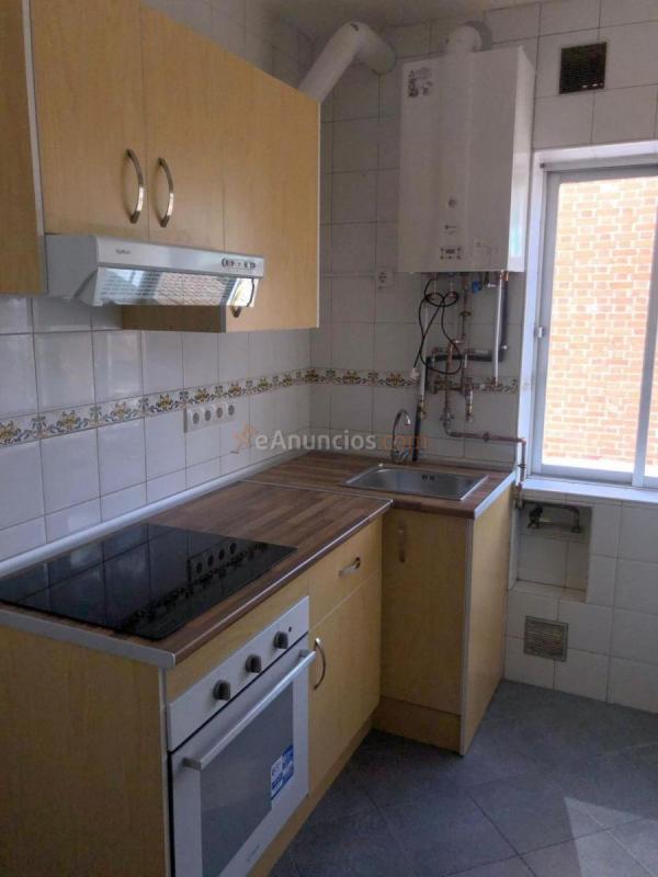 Apartamento en venta en Avenida de Nuestra Señora de Fátima, Carabanchel, Madrid