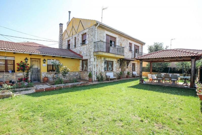 Adosado en venta en  Ciruelos de Cervera