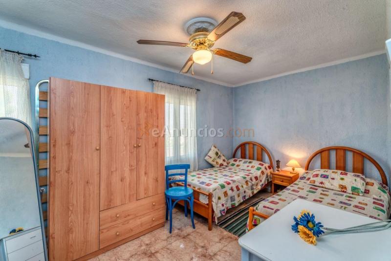 Adosado en venta en  Mélida