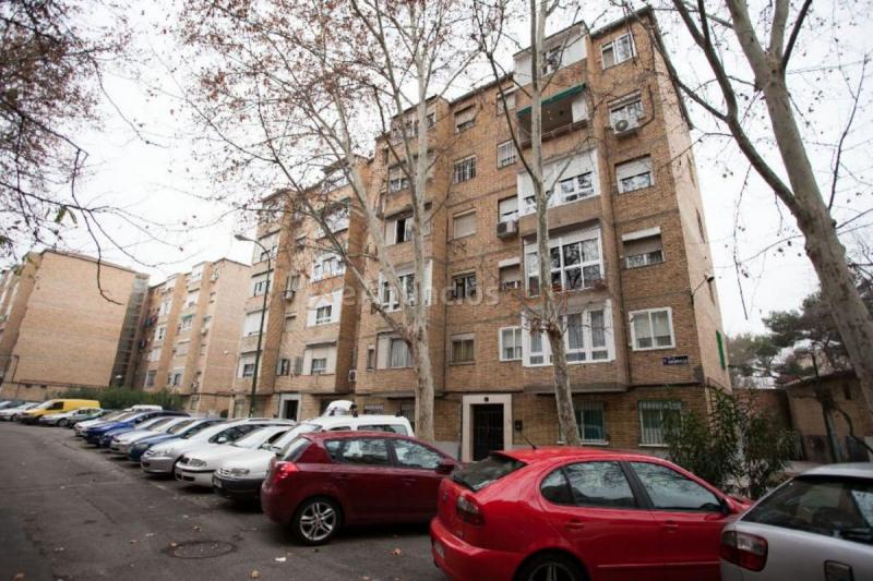 Apartamento en venta en  ALMENDRALEJO, Carabanchel, Madrid