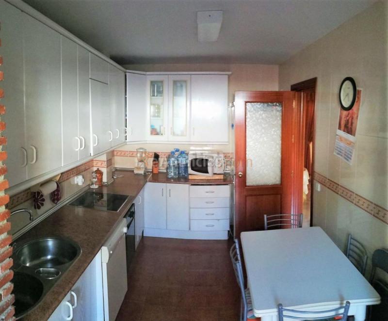 Casa en venta en  Benajarafe