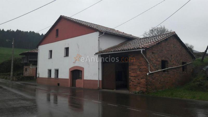 Adosado en venta en  FERROÑES, Llanera