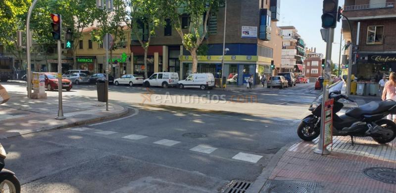 Local Comercial en venta en Calle del General Aranaz, Ciudad Lineal, Madrid