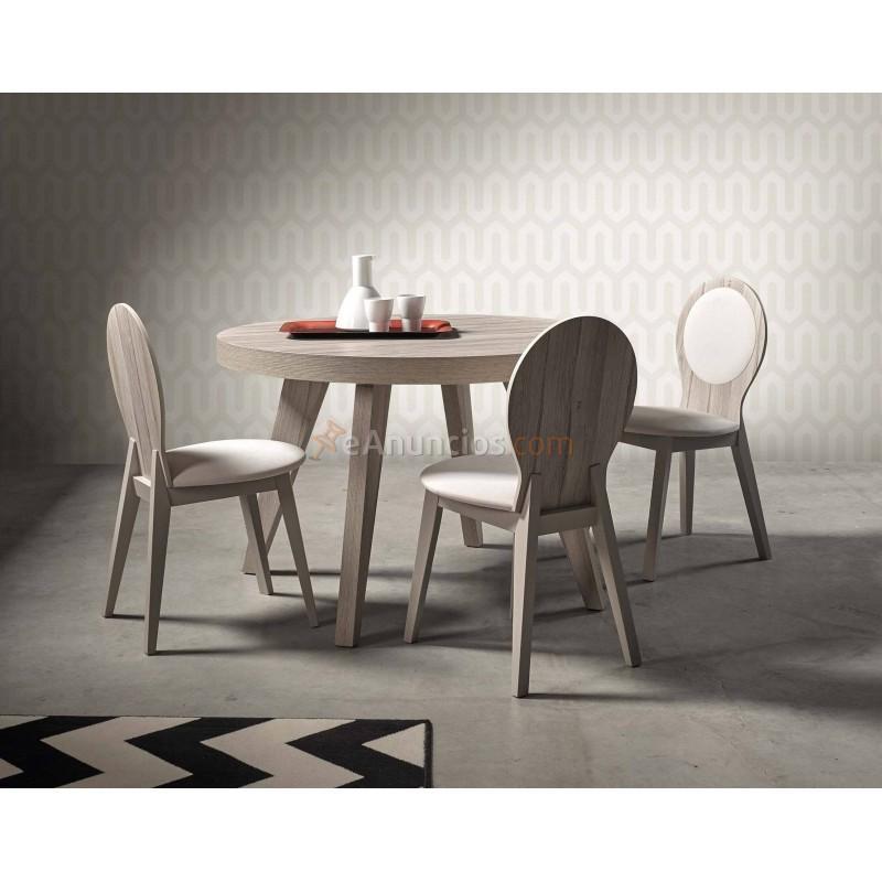 Mesa de comedor de estilo nórdico acabado roble redonda y extensible