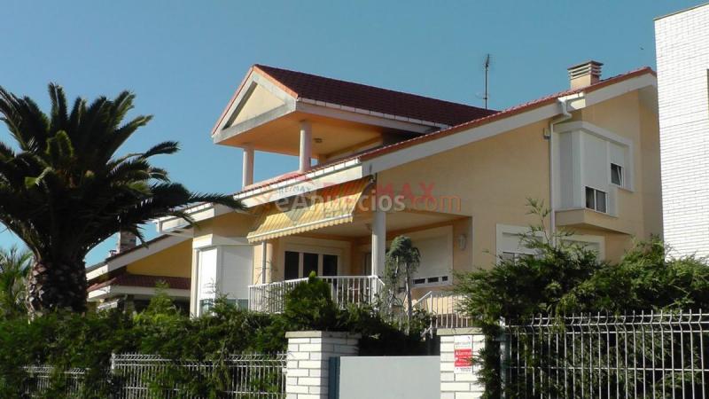 Adosado en venta en  Urogallo, Carreño