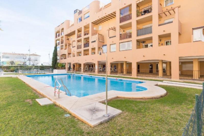 Apartamento en venta en  LAS VIÑAS, Los Pacos, Fuengirola