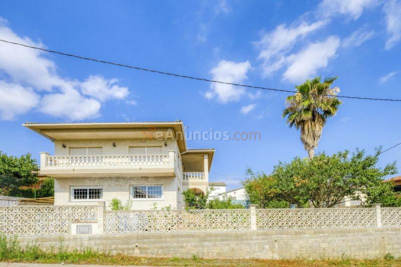 Adosado en venta en  Palau-Solit i Plegamans