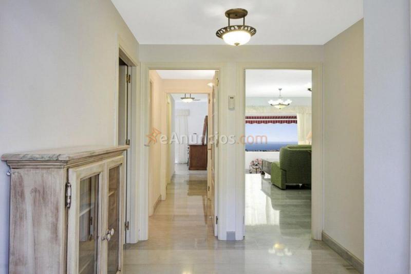 Apartamento en venta en Avenida Marina del Este, La Herradura, Almuñécar