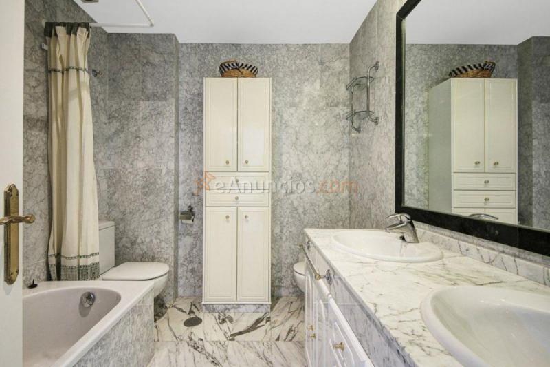 Apartamento en venta en Avenida Marina del Este, La Herradura, Almuñécar