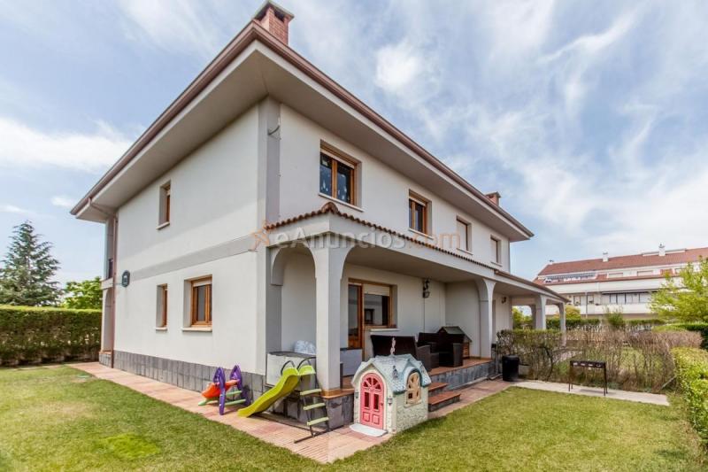 Adosado en venta en  Medina de Pomar