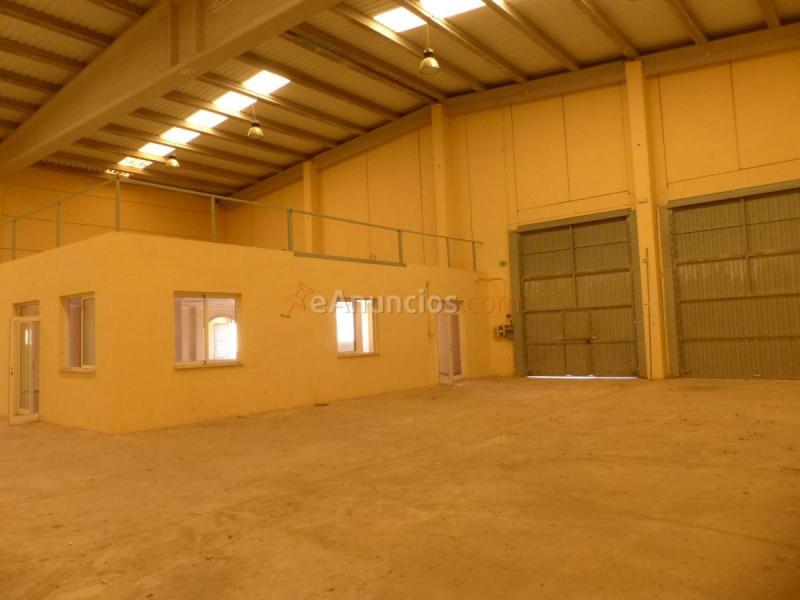 Edificio en venta en  Benisano