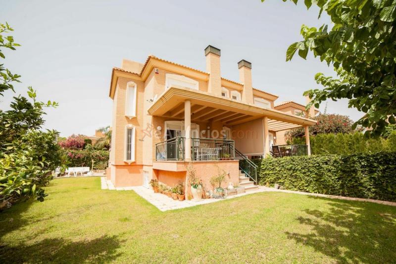 Adosado en venta en  Bellavista - Capiscol - Frank Espinós, San Juan de Alicante