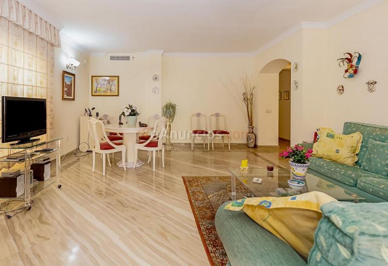Apartamento en venta en  Elviria-Cabopino, Marbella