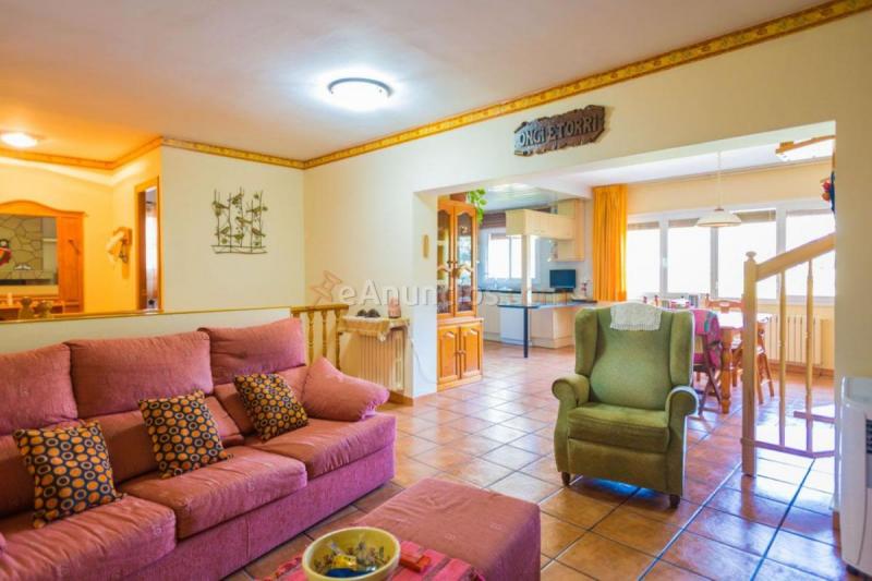 Adosado en venta en  Castellví de Rosanes