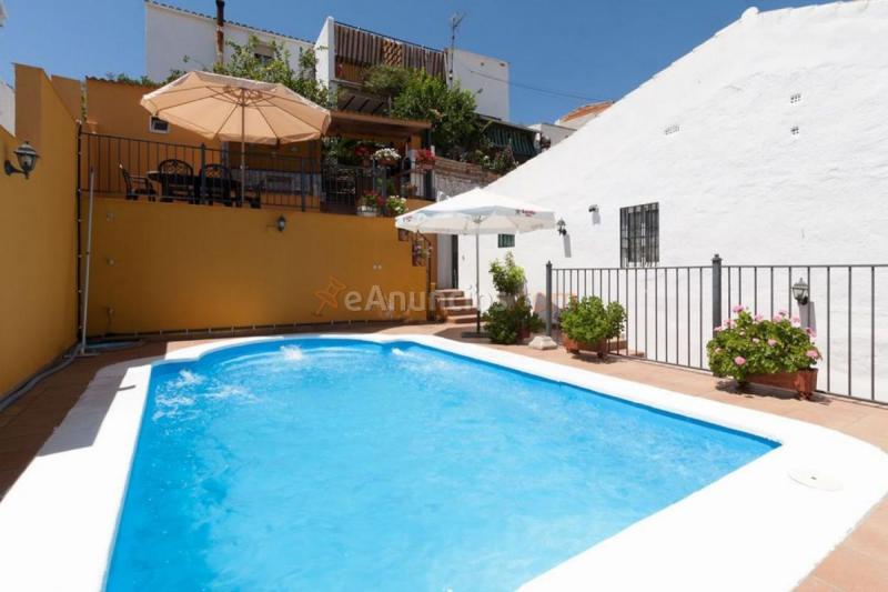 Adosado en venta en  Carcabuey