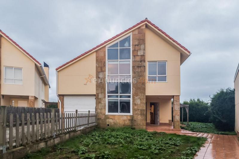 Adosado en venta en  Oleiros, Oleiros