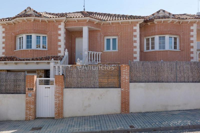 Adosado en venta en  islas filipinas, El Casar