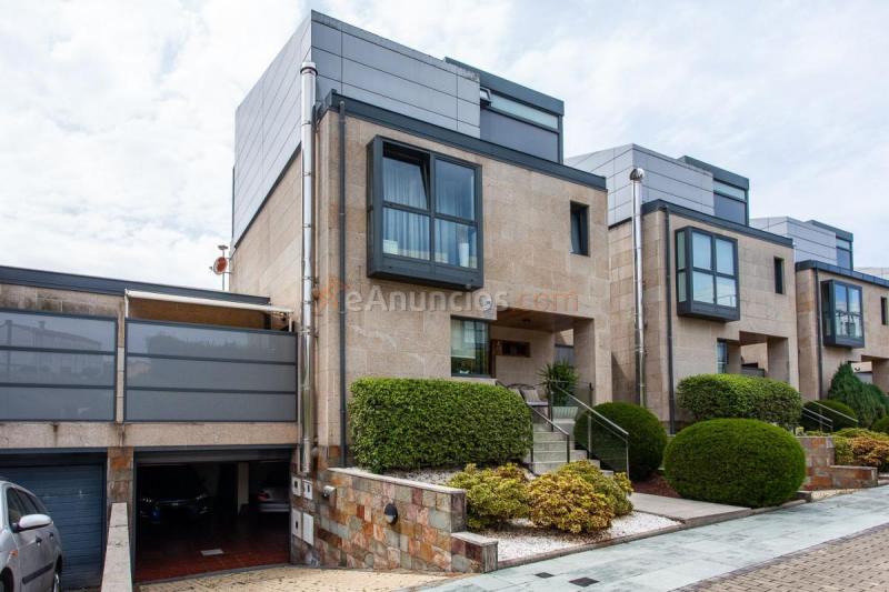 Adosado en venta en  San Lazaro - Meixonfrio, Santiago de Compostela