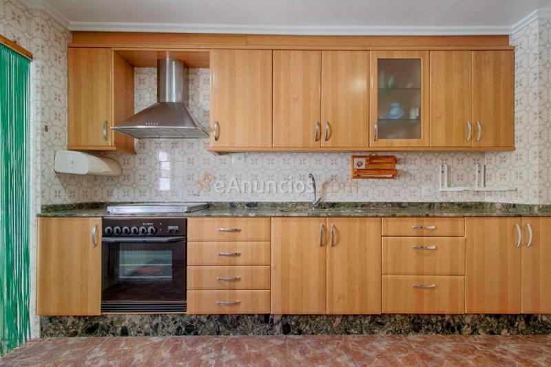 Adosado en venta en  Benisano