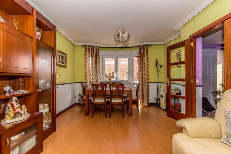 Adosado en venta en  Trobajo del Camino, San Andrés del Rabanedo