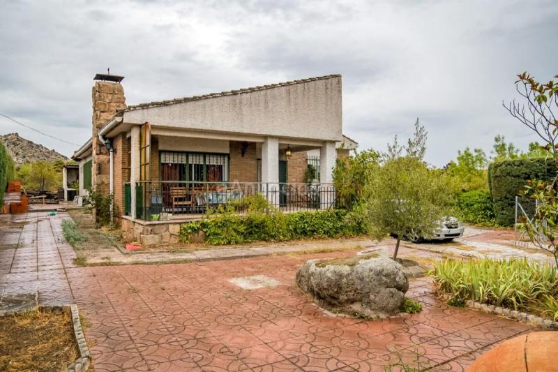 Adosado en venta en  El Berrueco