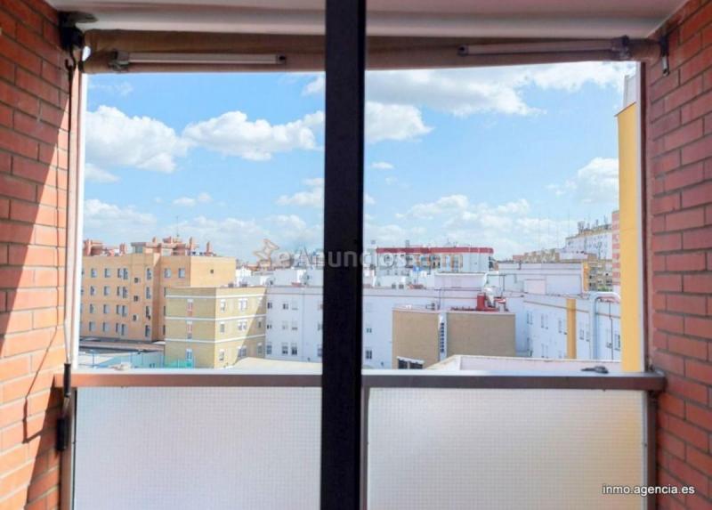 Apartamento en venta en Calle María Auxiliadora, Santa Justa - Miraflores - Cruz Roja, Sevilla