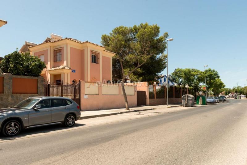 Adosado en venta en  Ctra Jerez-Ctra del Puerto, Sanlúcar de Barrameda