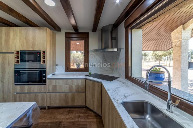 Adosado en venta en  San Roman de los Montes