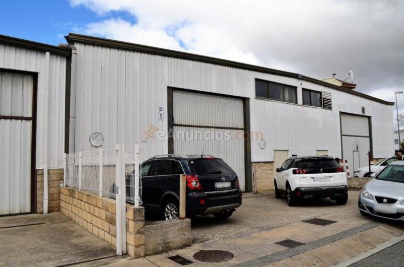 Edificio en venta en  Galar