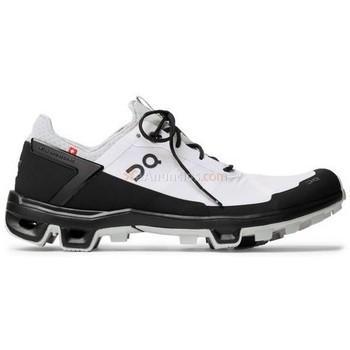On Cloudventure Peak Man white black
