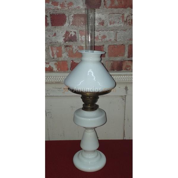 Quinqué de opalina siglo xix