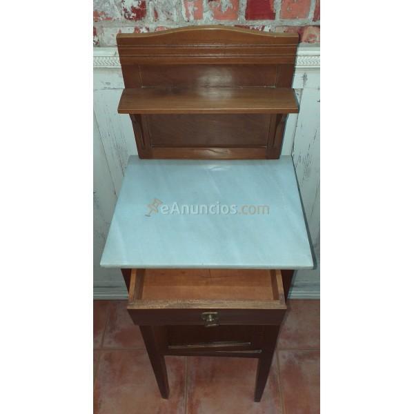 Mesita de noche primer cuarto siglo xx