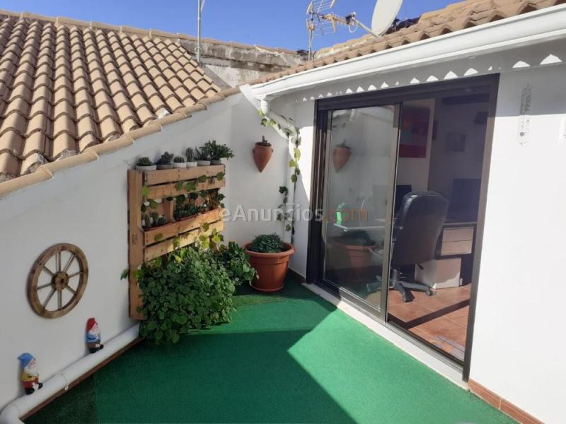 Adosado de 3 plantas con cochera - Miramar