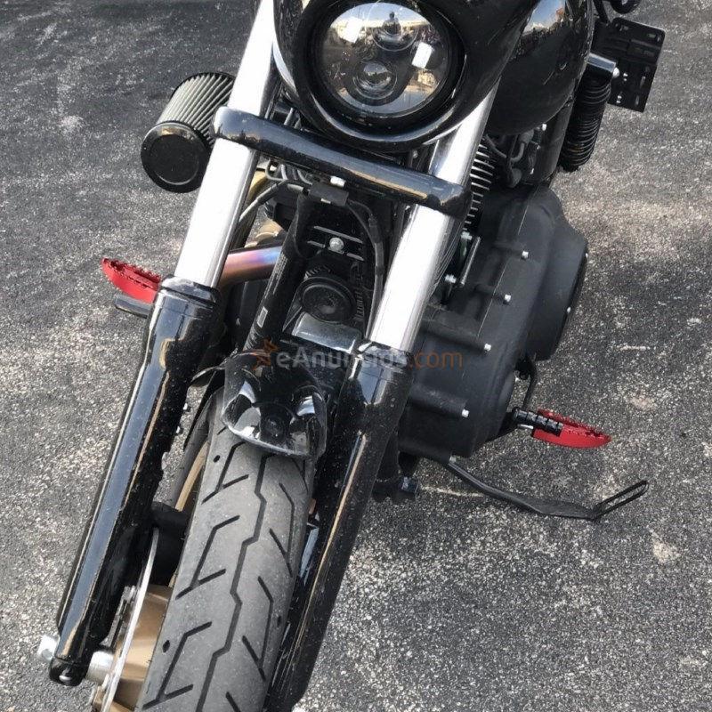 Estriberas meat hooks brass balls roja harley davidson