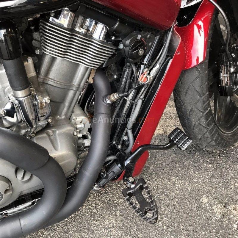 Estriberas meat hooks brass balls negras harley davidson