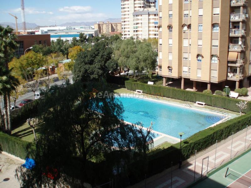 Piso alquiler en urbanización completa