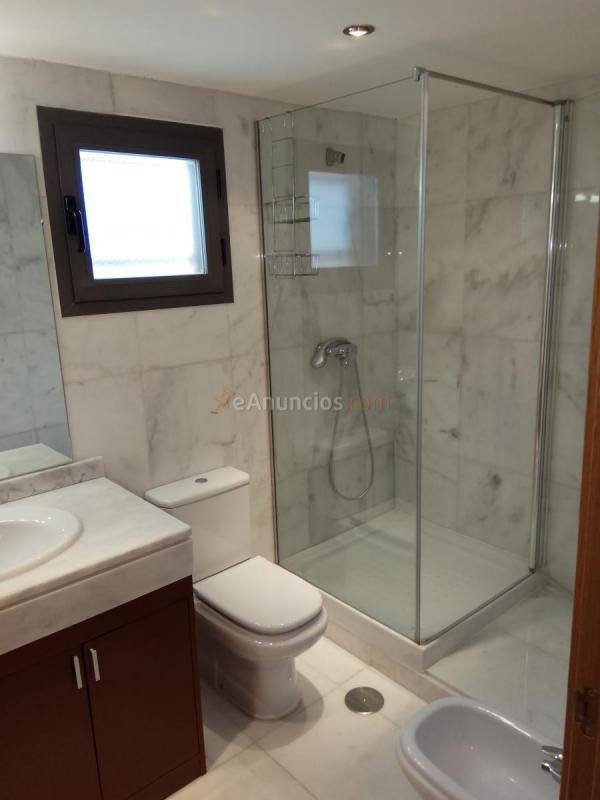 Vendo piso y con amplias vistas, junto a colegios