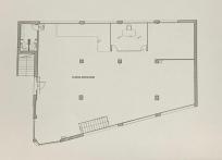 卖 店面  地点在sant feliu  llorebrergat 面积有670平方米   里面全是空的