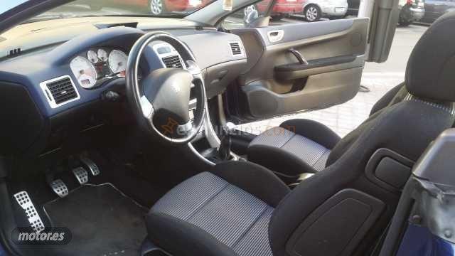 Peugeot 307 1.6 de 2004 con 216.000 Km por 2.999 EUR. en Madrid