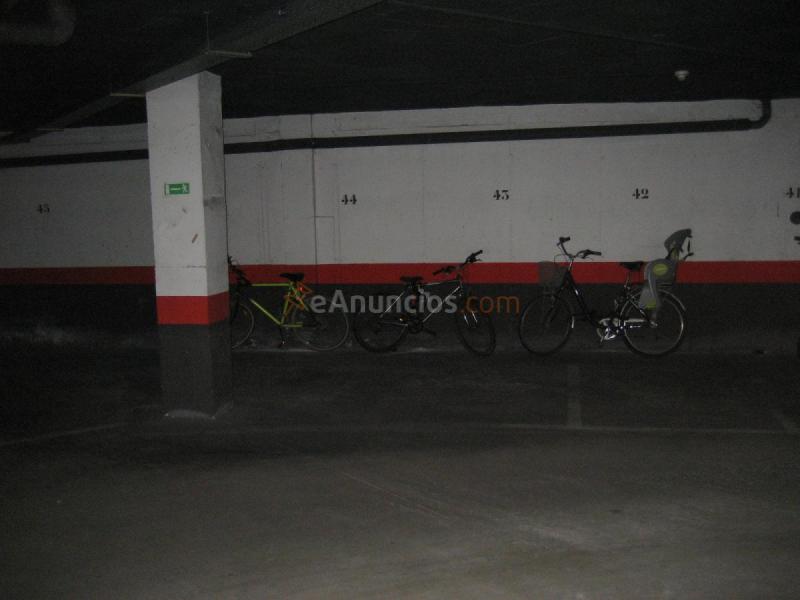 Llogo parking cotxe a pobenou