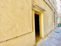 Local en venta, fue antigua vivienda de porteria.