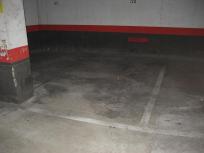 Llogo parking cotxe a poblenou