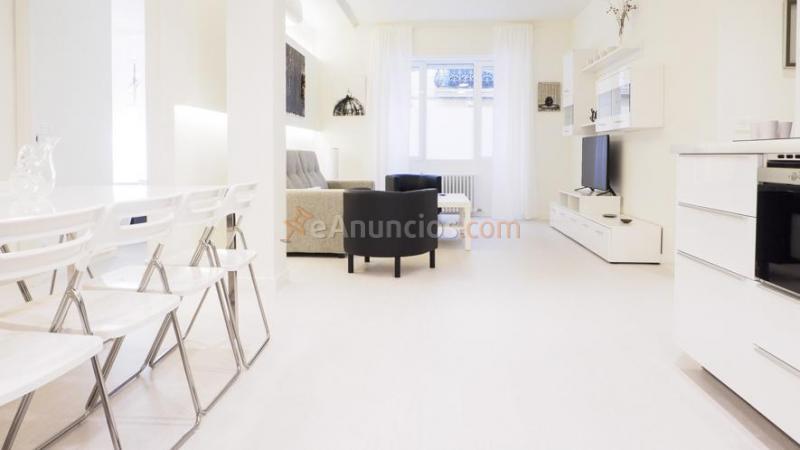 Amplia vivienda moderna junto a La Concha