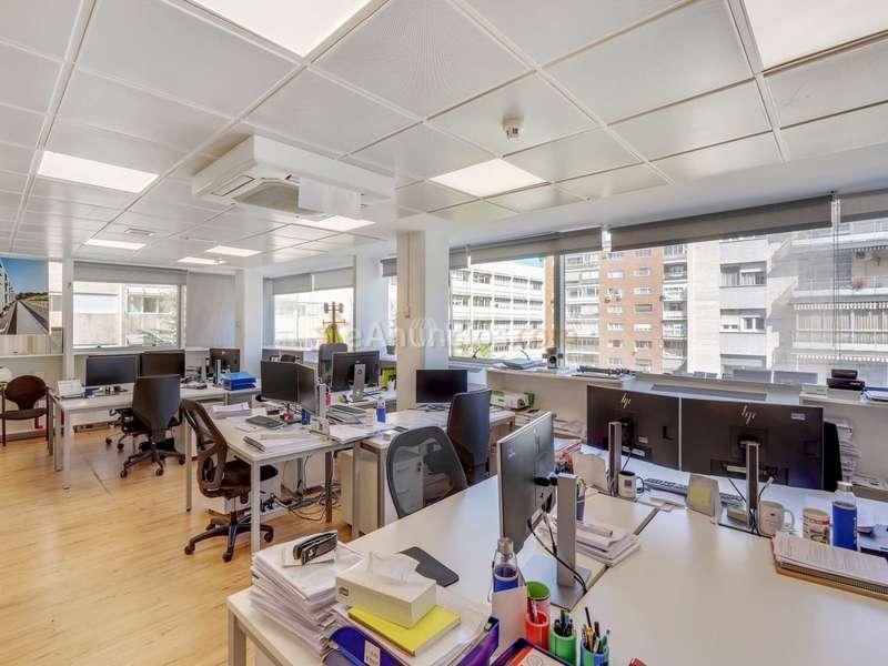 Superficie disponible en edificio exclusivo de oficinas en María de Molina.