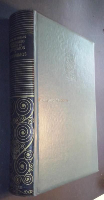 Ensayo de un diccionario español de sinónimos y antónimos