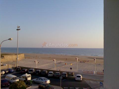 Se alquila piso en la playa de Cádiz junto al mar