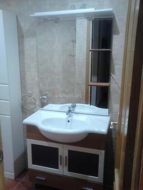 Se alquila piso de 2 dormitorios con ascensor