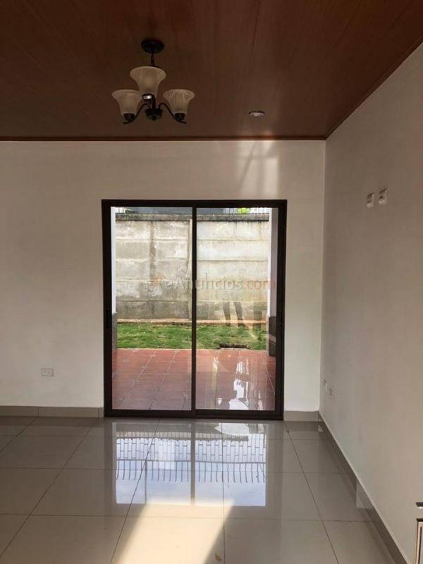 Se vende casa nueva en lomas del valle-nicaragua